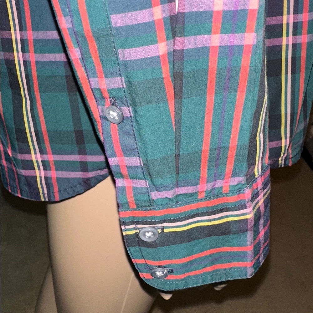 100% Cotton J. Crew Green and Red Plaid Casual Woman's Shirt Size 6. - Picture 7 of 16